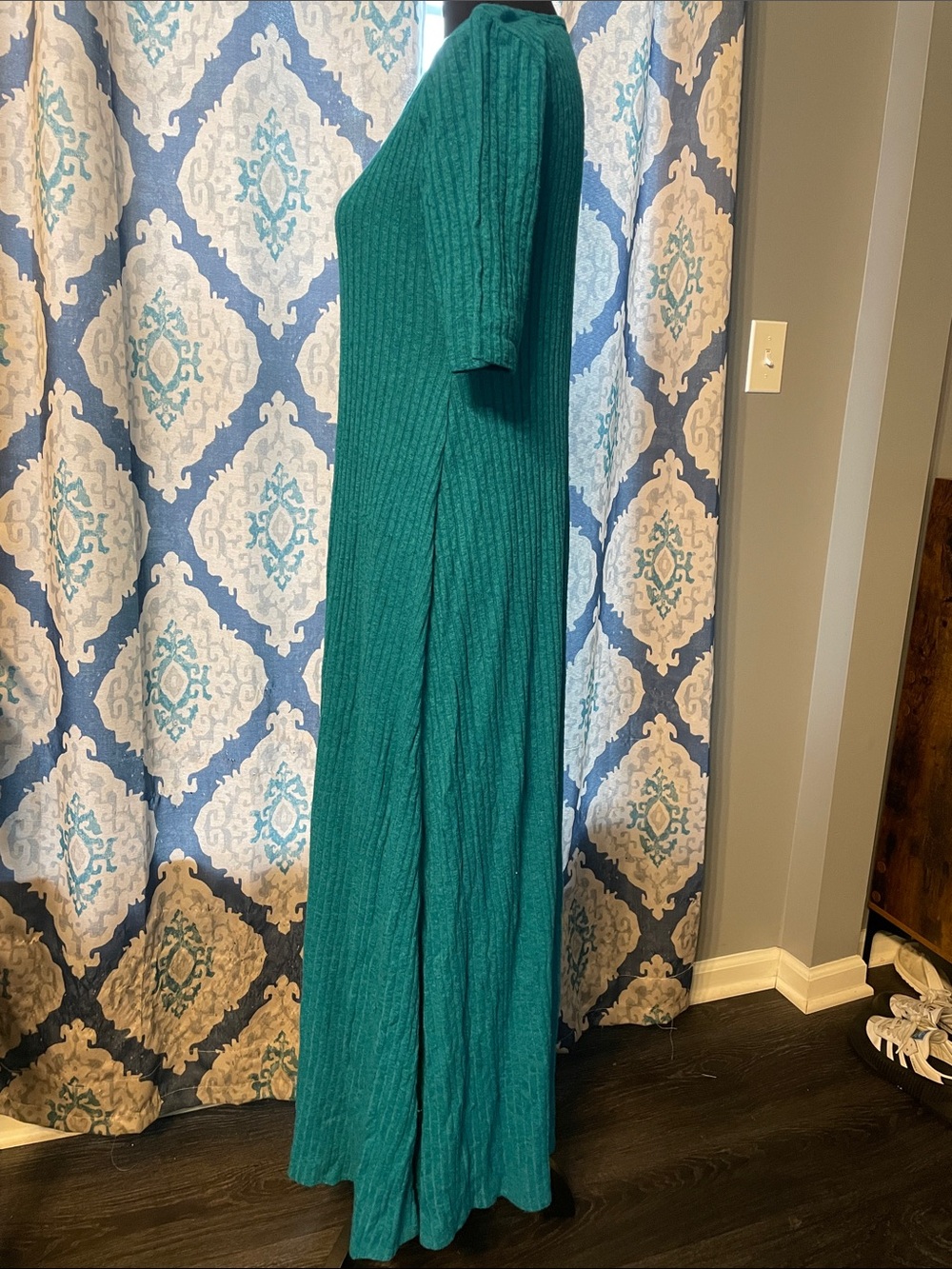 Teal Ribbed Scoop-Neck Maxi Dress - Women's - Picture 2 of 5